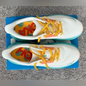 HOKA Arahi 7 - Men’s 9.5 D - white with bright accents, yellow insoles